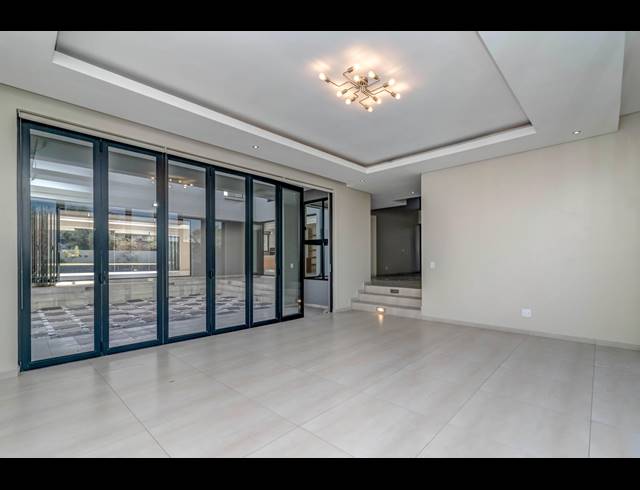 5 BEDROOM GATED ESTATE FOR SALE IN STEYN CITY
